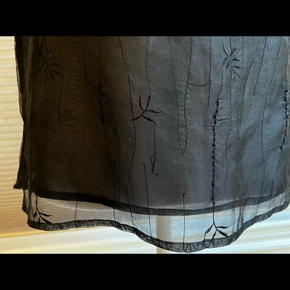 100% silk dressy hand embroidered top with beading (size S) lightly lined - Picture 9 of 10